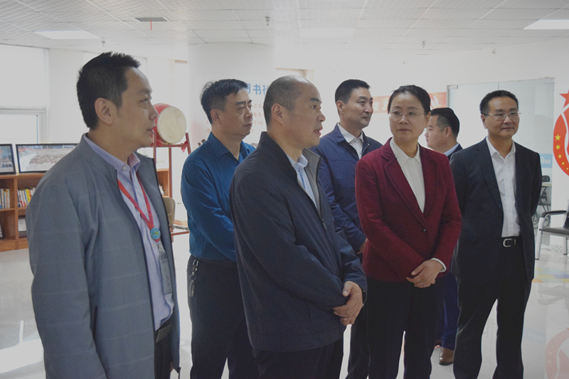 熱烈歡迎河南省委統(tǒng)戰(zhàn)部副部長梁險峰一行蒞臨安陽青峰網(wǎng)絡調(diào)研社會階層工作！